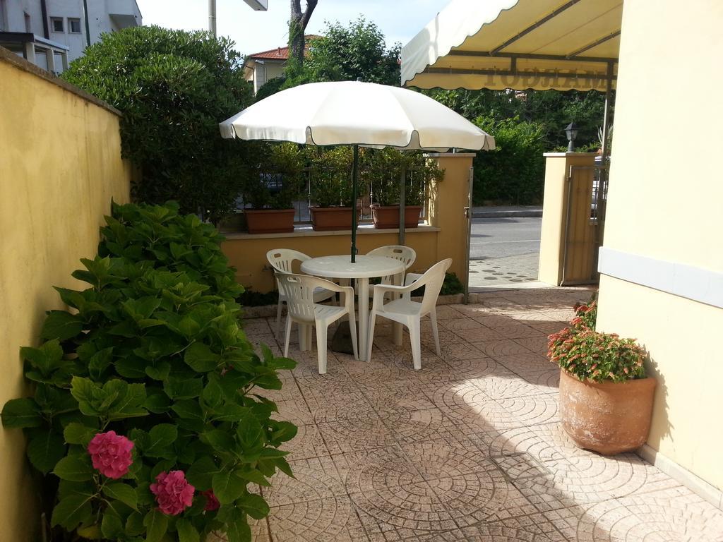 Hotel Margot Lido di Camaiore Zewnętrze zdjęcie